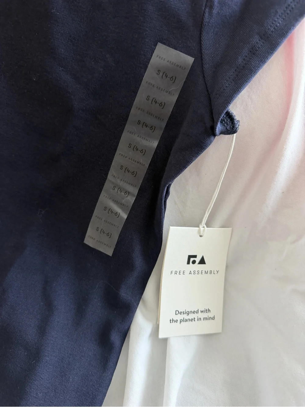 Free Assembly classic navy